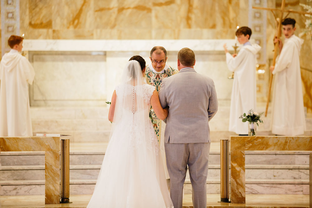 crowne-plaza-cleveland-wedding-photography-cleveland-museum-of-art-playhouse-square-downtown-wedding-photographers-in-cleveland-49.jpg