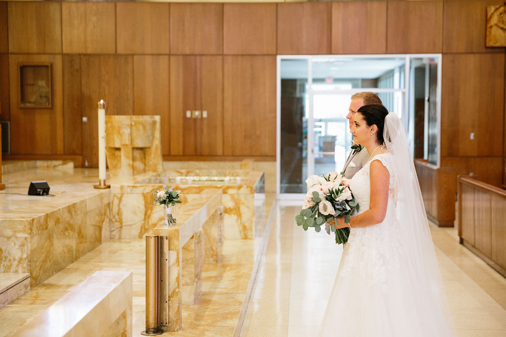 crowne-plaza-cleveland-wedding-photography-cleveland-museum-of-art-playhouse-square-downtown-wedding-photographers-in-cleveland-52.jpg