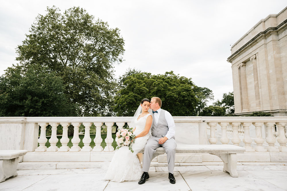 crowne-plaza-cleveland-wedding-photography-cleveland-museum-of-art-playhouse-square-downtown-wedding-photographers-in-cleveland-74.jpg