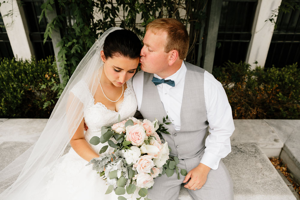 crowne-plaza-cleveland-wedding-photography-cleveland-museum-of-art-playhouse-square-downtown-wedding-photographers-in-cleveland-77.jpg