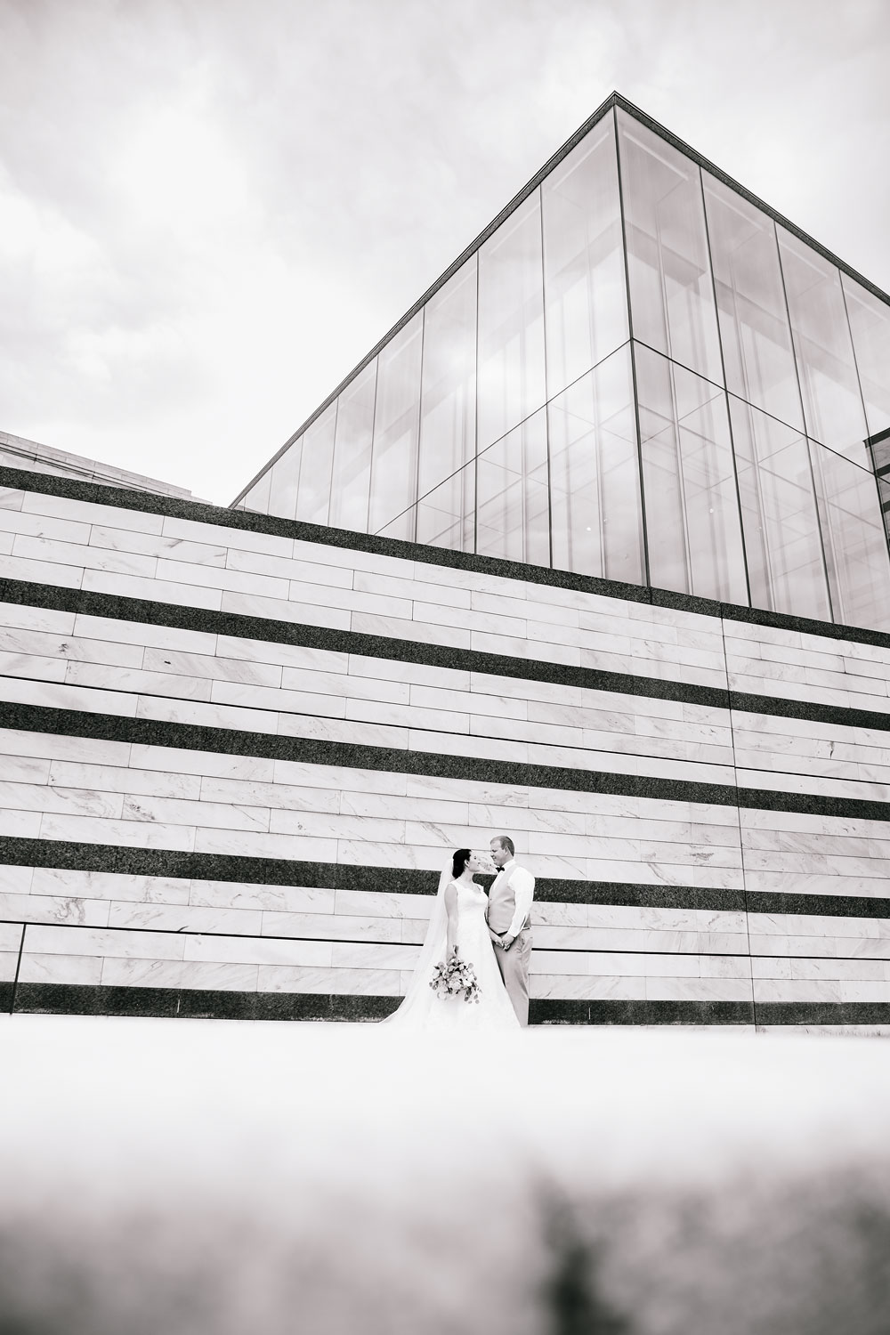 crowne-plaza-cleveland-wedding-photography-cleveland-museum-of-art-playhouse-square-downtown-wedding-photographers-in-cleveland-80.jpg