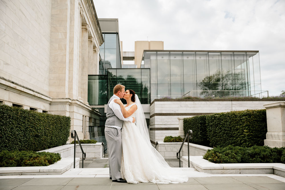 crowne-plaza-cleveland-wedding-photography-cleveland-museum-of-art-playhouse-square-downtown-wedding-photographers-in-cleveland-93.jpg