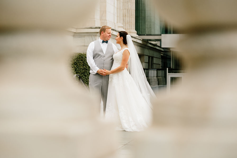 crowne-plaza-cleveland-wedding-photography-cleveland-museum-of-art-playhouse-square-downtown-wedding-photographers-in-cleveland-94.jpg