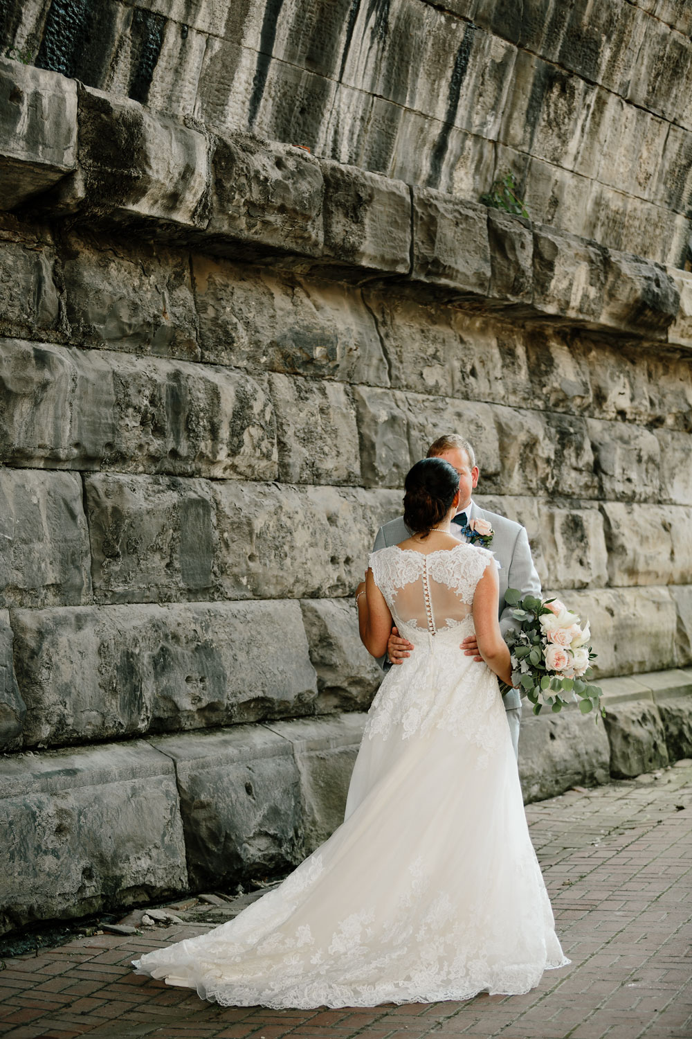 crowne-plaza-cleveland-wedding-photography-cleveland-museum-of-art-playhouse-square-downtown-wedding-photographers-in-cleveland-102.jpg