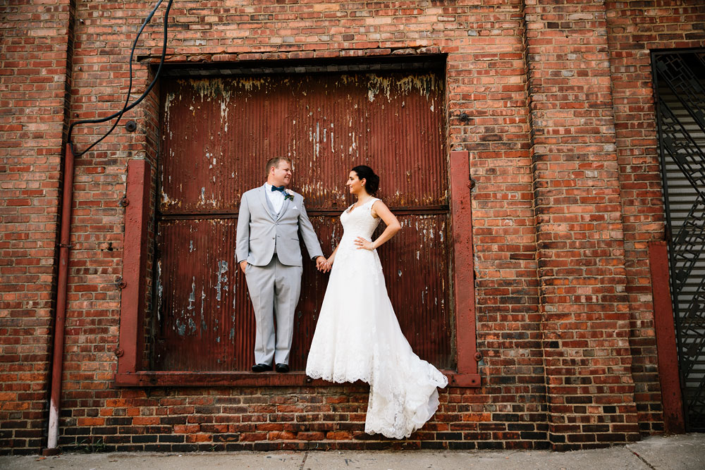 crowne-plaza-cleveland-wedding-photography-cleveland-museum-of-art-playhouse-square-downtown-wedding-photographers-in-cleveland-109.jpg