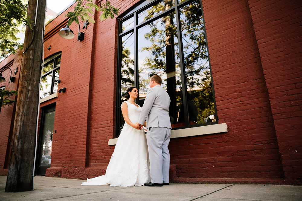 crowne-plaza-cleveland-wedding-photography-cleveland-museum-of-art-playhouse-square-downtown-wedding-photographers-in-cleveland-113.jpg