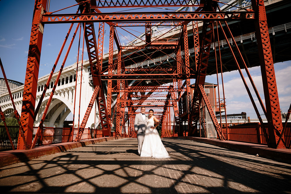 crowne-plaza-cleveland-wedding-photography-cleveland-museum-of-art-playhouse-square-downtown-wedding-photographers-in-cleveland-115.jpg