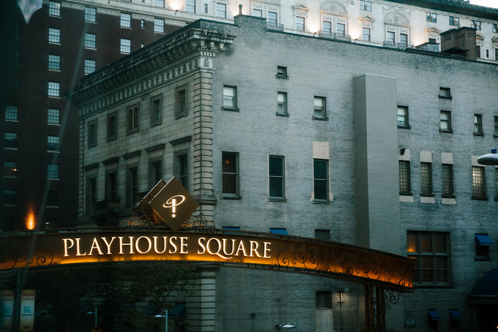 crowne-plaza-cleveland-wedding-photography-cleveland-museum-of-art-playhouse-square-downtown-wedding-photographers-in-cleveland-122.jpg