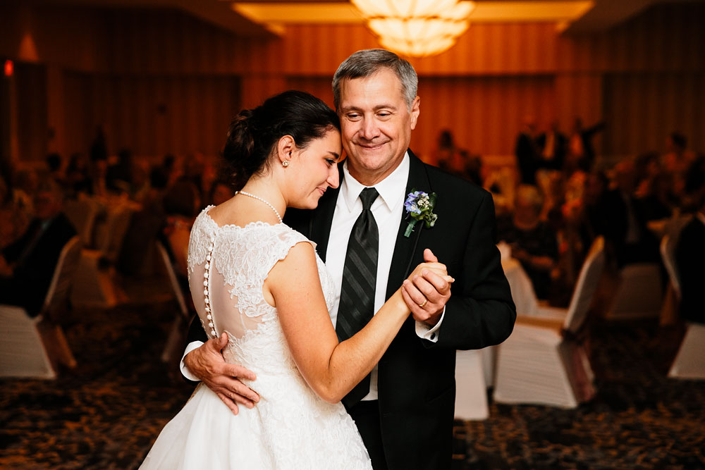 crowne-plaza-cleveland-wedding-photography-cleveland-museum-of-art-playhouse-square-downtown-wedding-photographers-in-cleveland-142.jpg