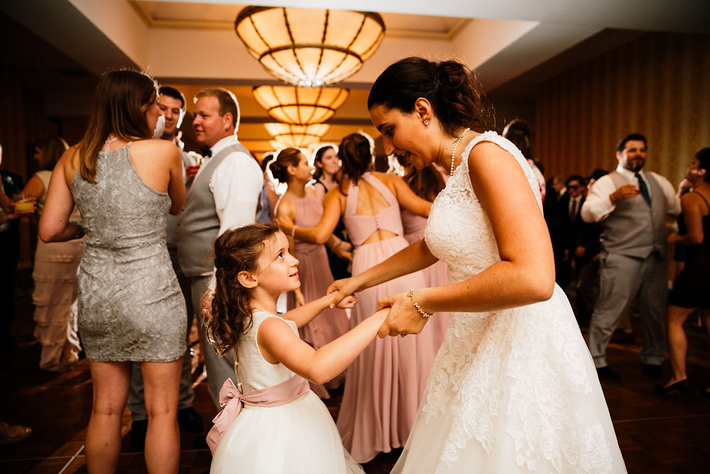 crowne-plaza-cleveland-wedding-photography-cleveland-museum-of-art-playhouse-square-downtown-wedding-photographers-in-cleveland-148.jpg