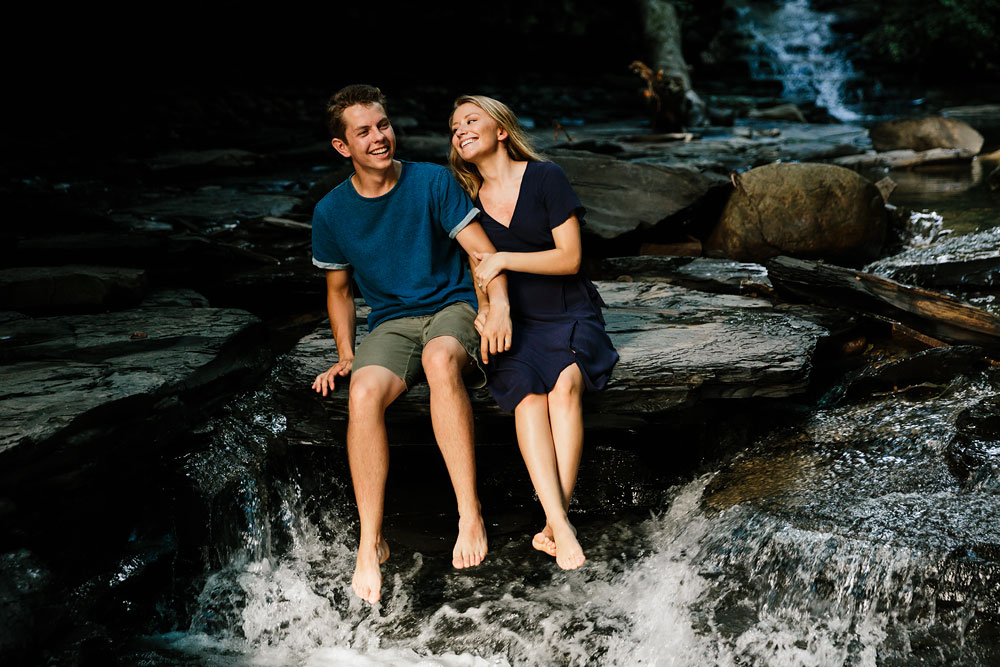 wedding-photographers-in-cleveland-ohio-in-cuyahoga-valley-national-park-engagement-photography-21.jpg