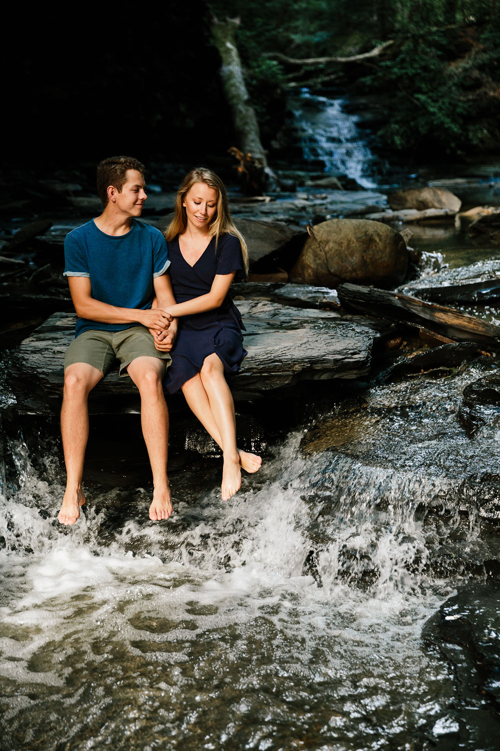 wedding-photographers-in-cleveland-ohio-in-cuyahoga-valley-national-park-engagement-photography-23.jpg
