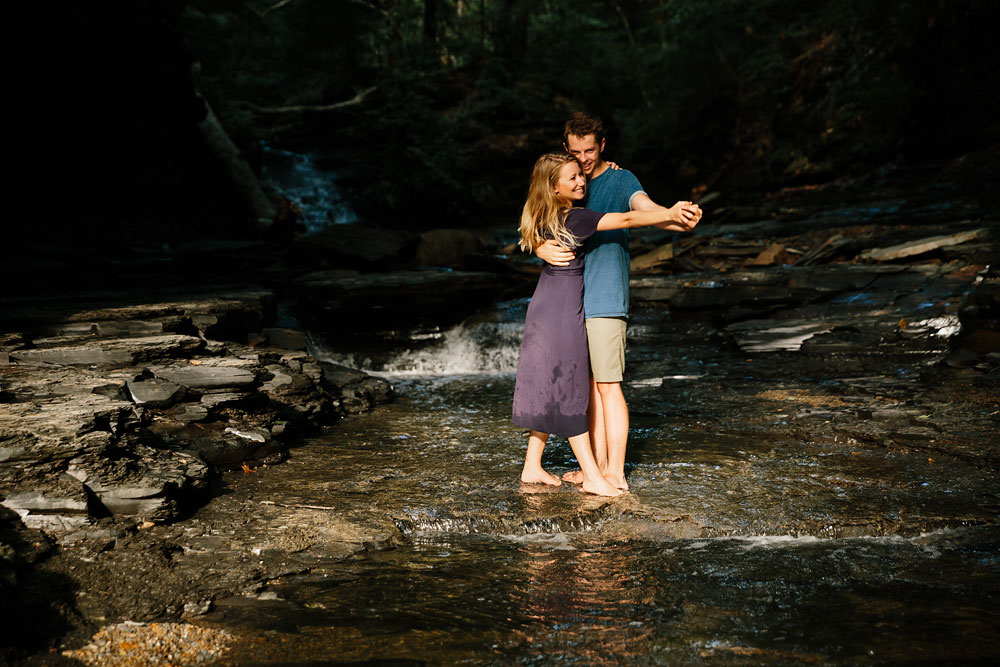 wedding-photographers-in-cleveland-ohio-in-cuyahoga-valley-national-park-engagement-photography-30.jpg
