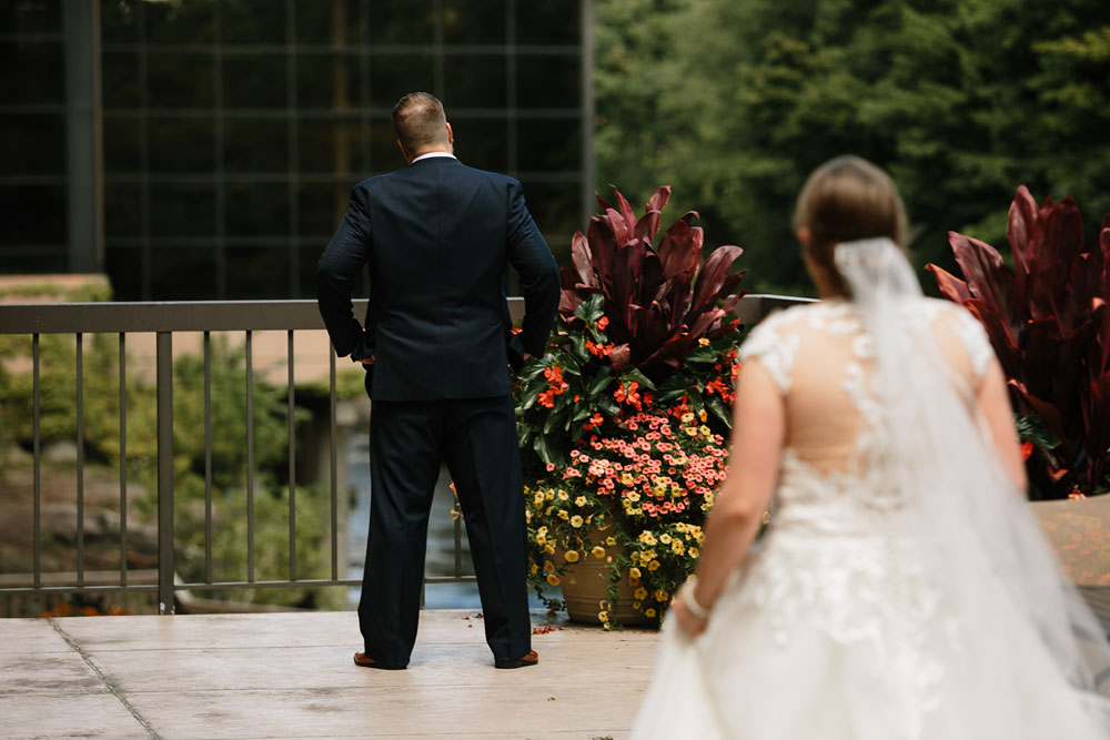 sheraton-cuyhaog-falls-ohio-wedding-photography-wedding-photographers-in-cleveland-22.jpg