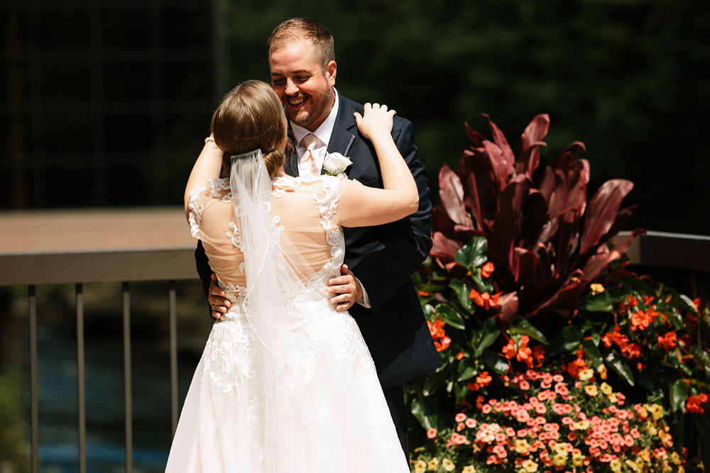 sheraton-cuyhaog-falls-ohio-wedding-photography-wedding-photographers-in-cleveland-26.jpg