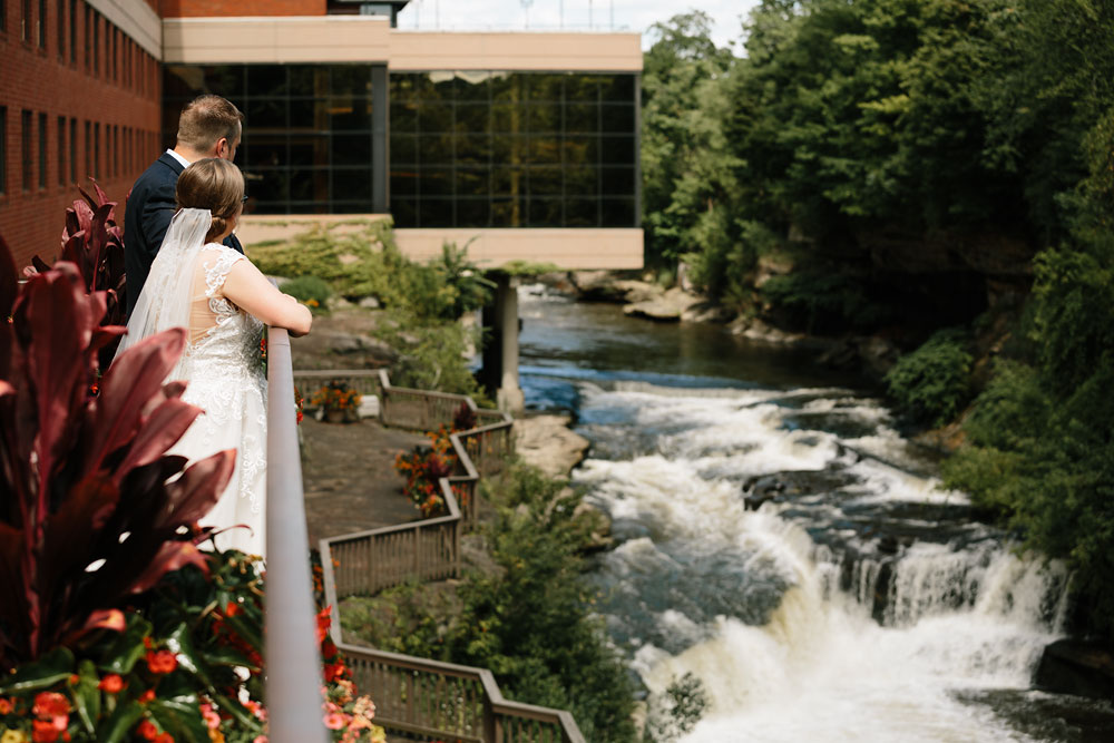 sheraton-cuyhaog-falls-ohio-wedding-photography-wedding-photographers-in-cleveland-30.jpg