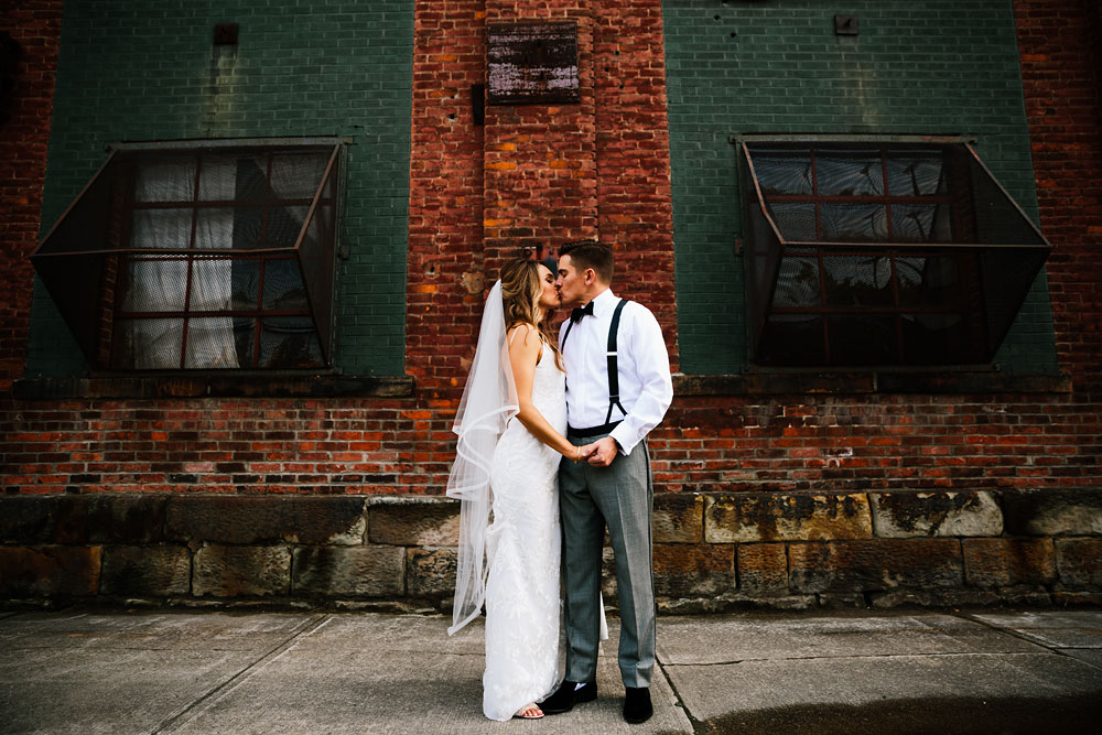 tenk-west-bank-flats-photography-wedding-photographers-in-cleveland-downtown-industrial-105.jpg