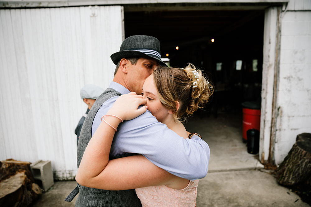 columbus-wedding-photographer-intimate-barn-ohio-photography-42.jpg