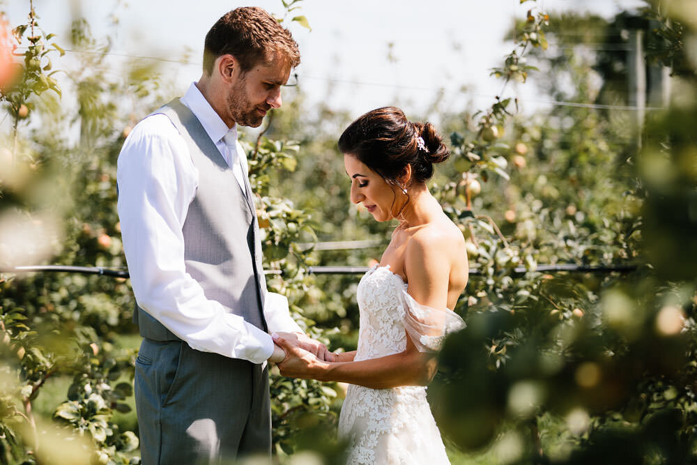 dodds-hillcrest-orchards-wedding-photographers-amherst-ohio-barn-photography-43.jpg