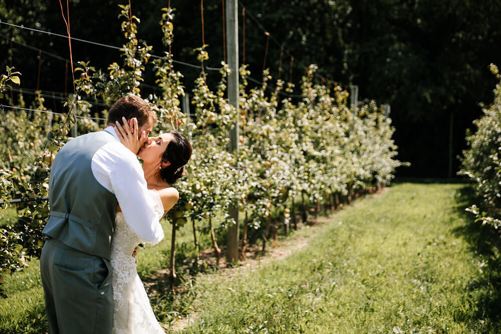 dodds-hillcrest-orchards-wedding-photographers-amherst-ohio-barn-photography-45.jpg