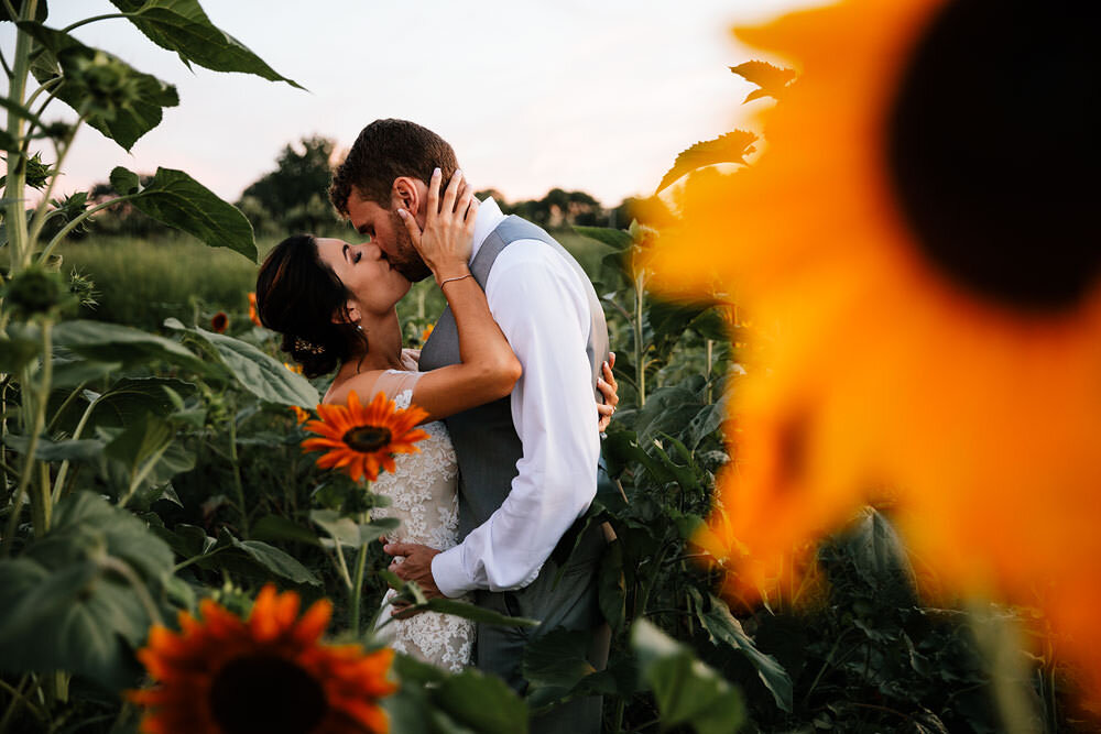 dodds-hillcrest-orchards-wedding-photographers-amherst-ohio-barn-photography-143.jpg