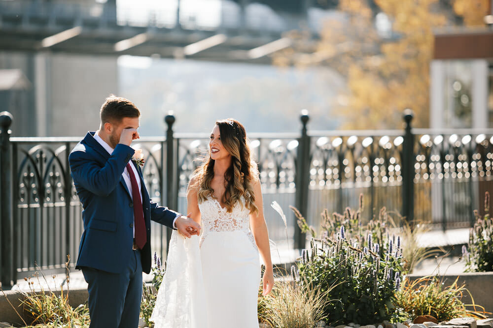 cleveland-backyard-wedding-hinckley-ohio-elopement-photographer-30.jpg