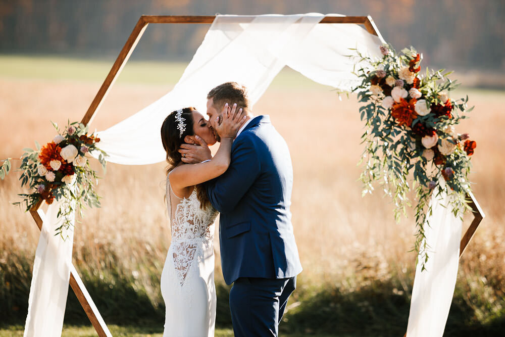 cleveland-backyard-wedding-hinckley-ohio-elopement-photographer-121.jpg