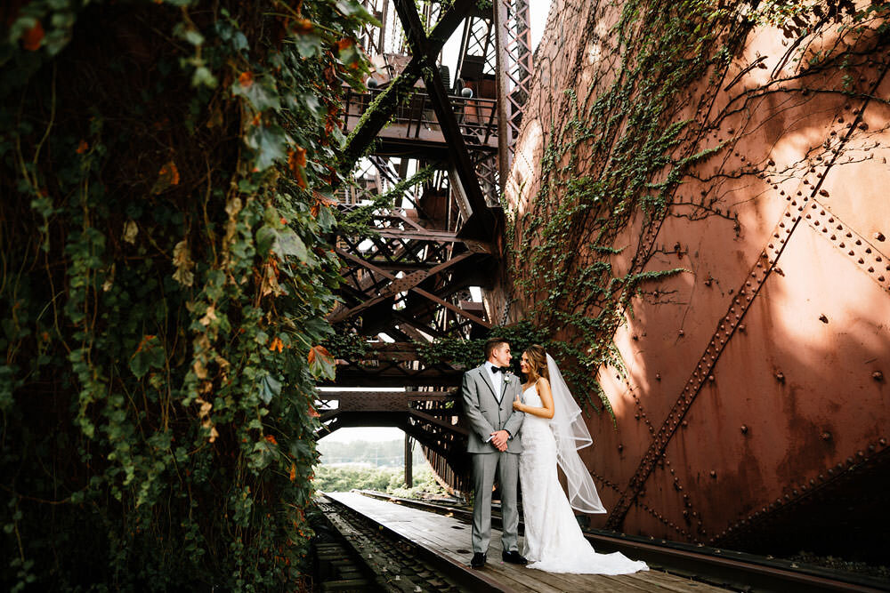 tenk-west-bank-cleveland-ohio-wedding-photographers-61.jpg