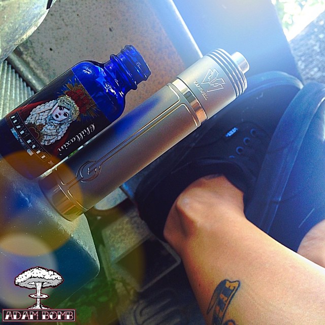 Just #CHILLAXIN on #SUNDAYFUNDAY with a bottle of our sweet candy mint and the 26650 Vape Well #GMod &amp; #GAtty combo! SHOW US YOURS in the COMMENTS below!

Get your favorite bottle of @adambombjuice from @localvapedistro today ---&gt; www.localvap