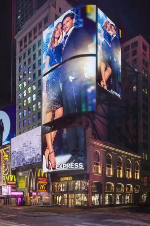 express-store-times-square*304xx2625-3937-55-0.jpg