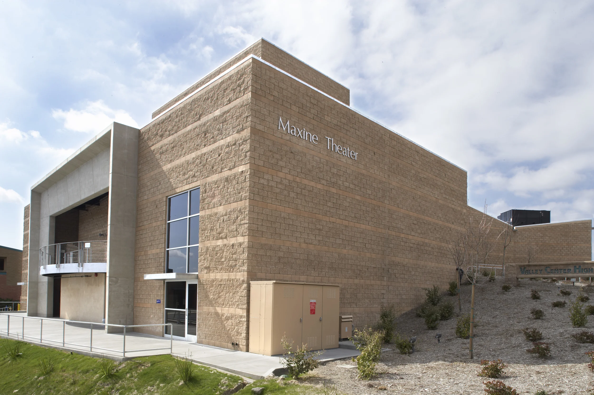 Exterior_02.jpg