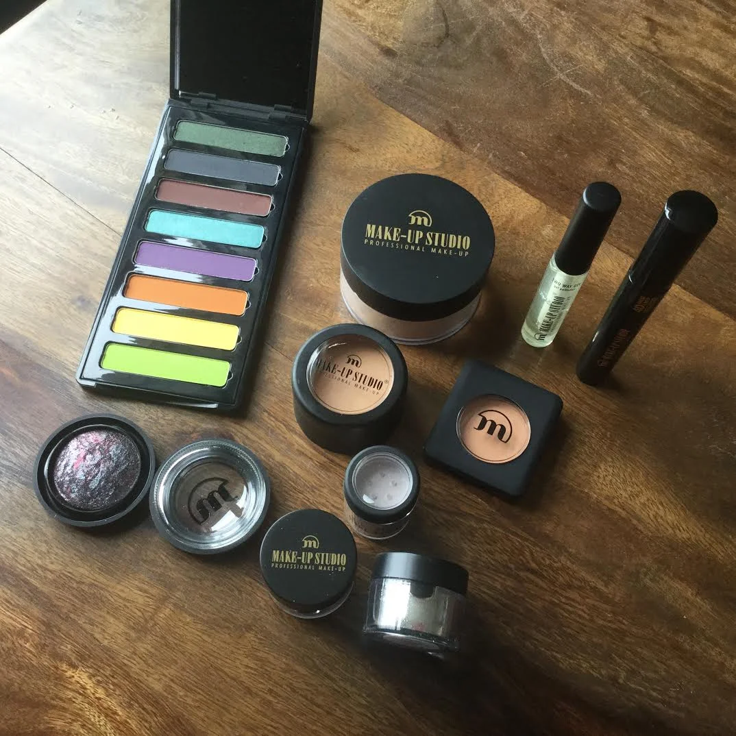 Detta köpte med mig hem i produktväg att testa av Make-up Studio Professional Makeup.