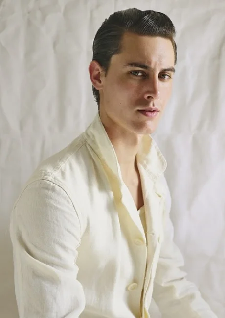 Gwen_cream jacket_slick hair_crop.jpg