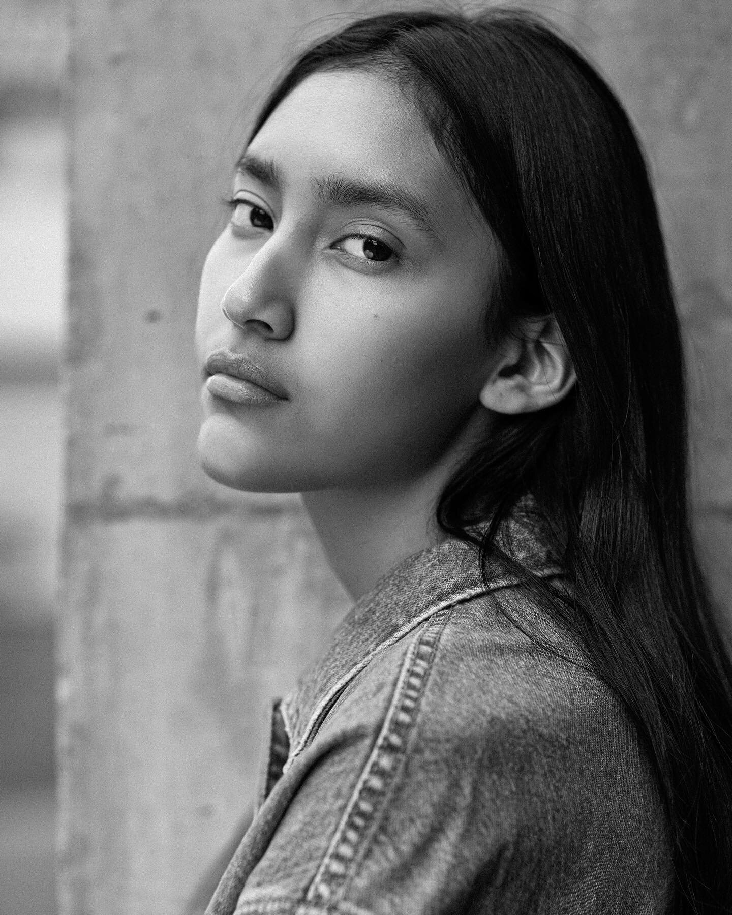Stunning Zoe in Paris @zoecaballeroo @model_partner