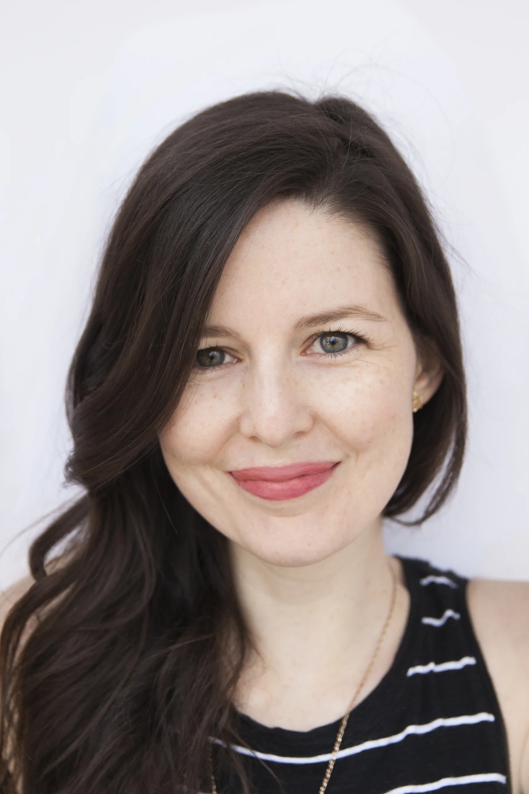 StephanieSimpson-Headshot.jpg