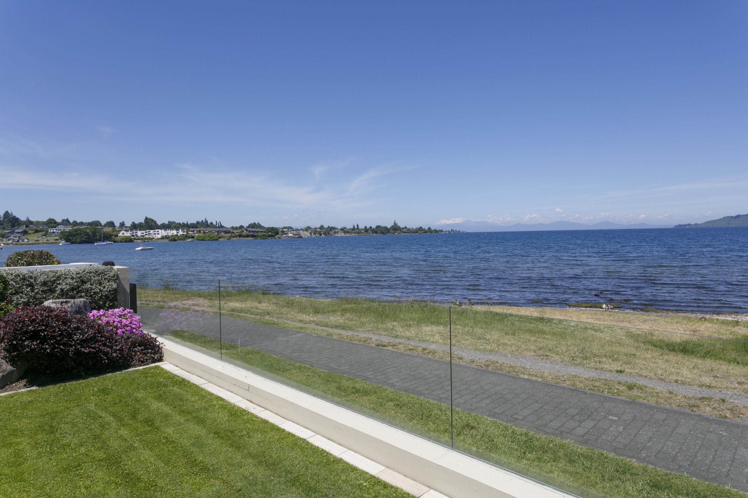 Ground floor two bedroom apartment view of Lake Taupo and the mountains 2.jpg