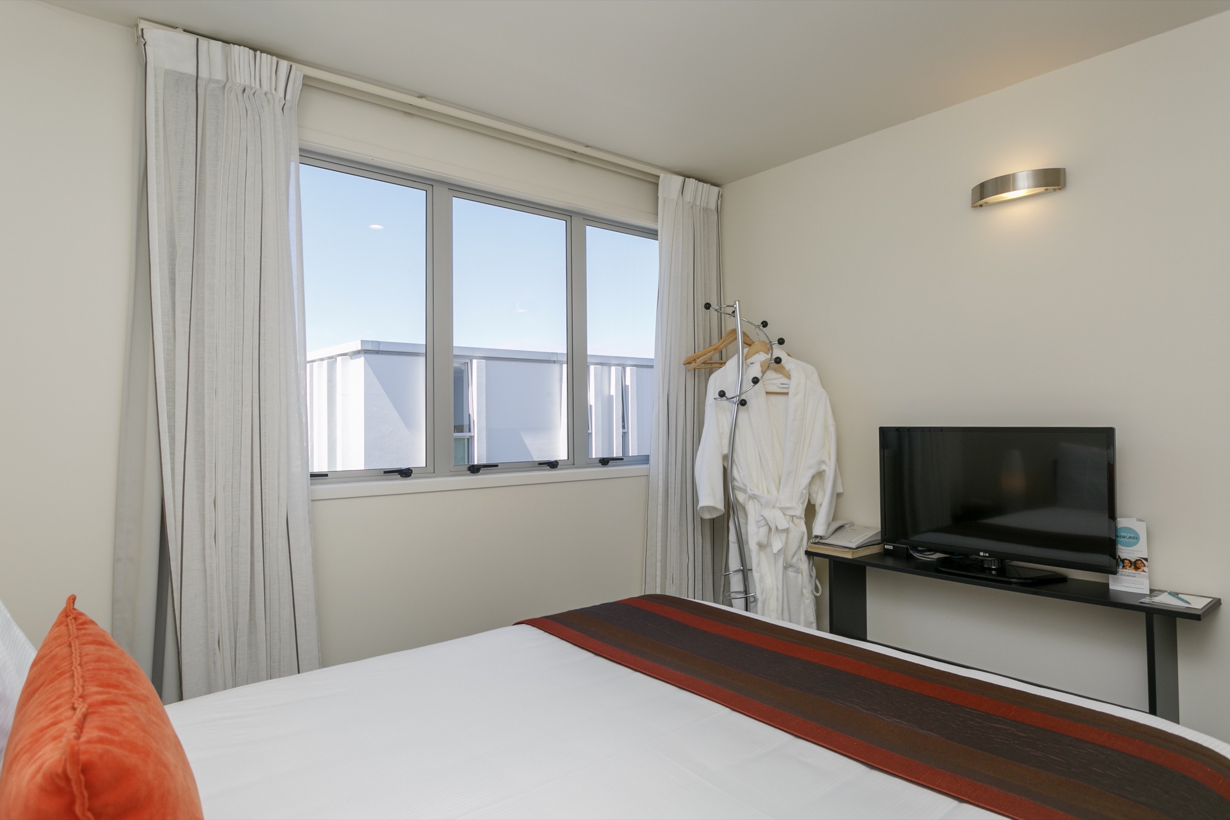 One Bedroom Gardev View Bedroom 2-min.jpg