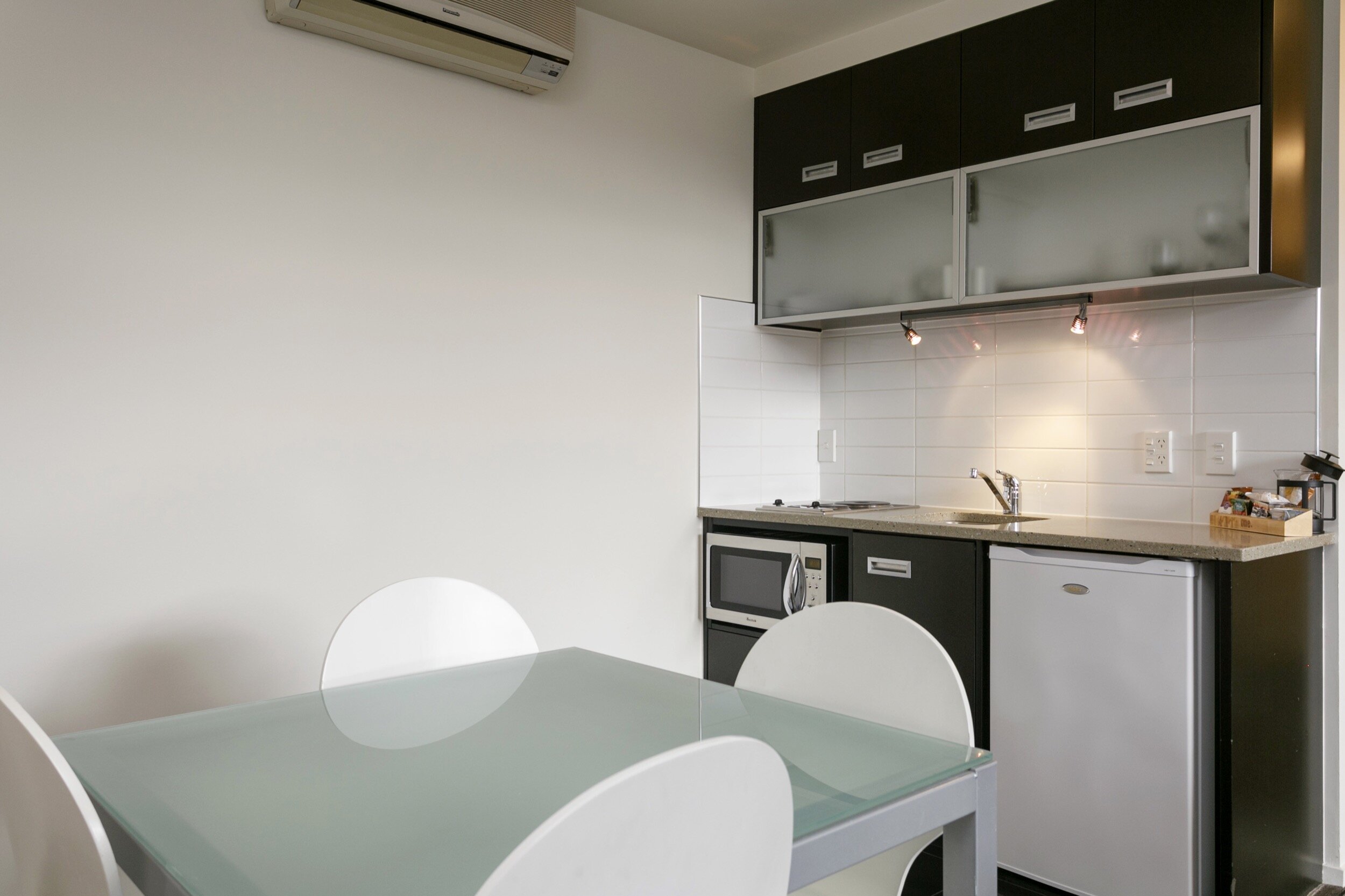 One bedroom side views kitchenette 2.jpg