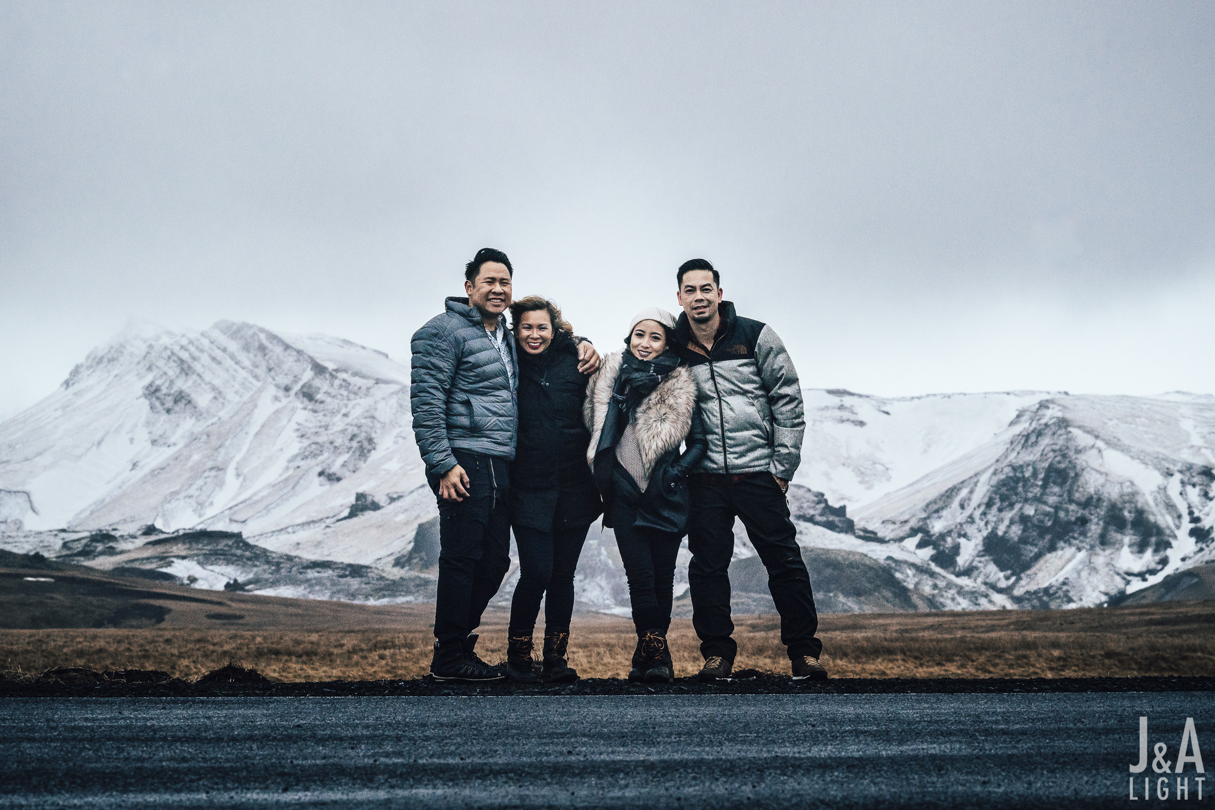 20180114-IcelandEngagementPortraits_EuropeDestinationWedding-007.jpg