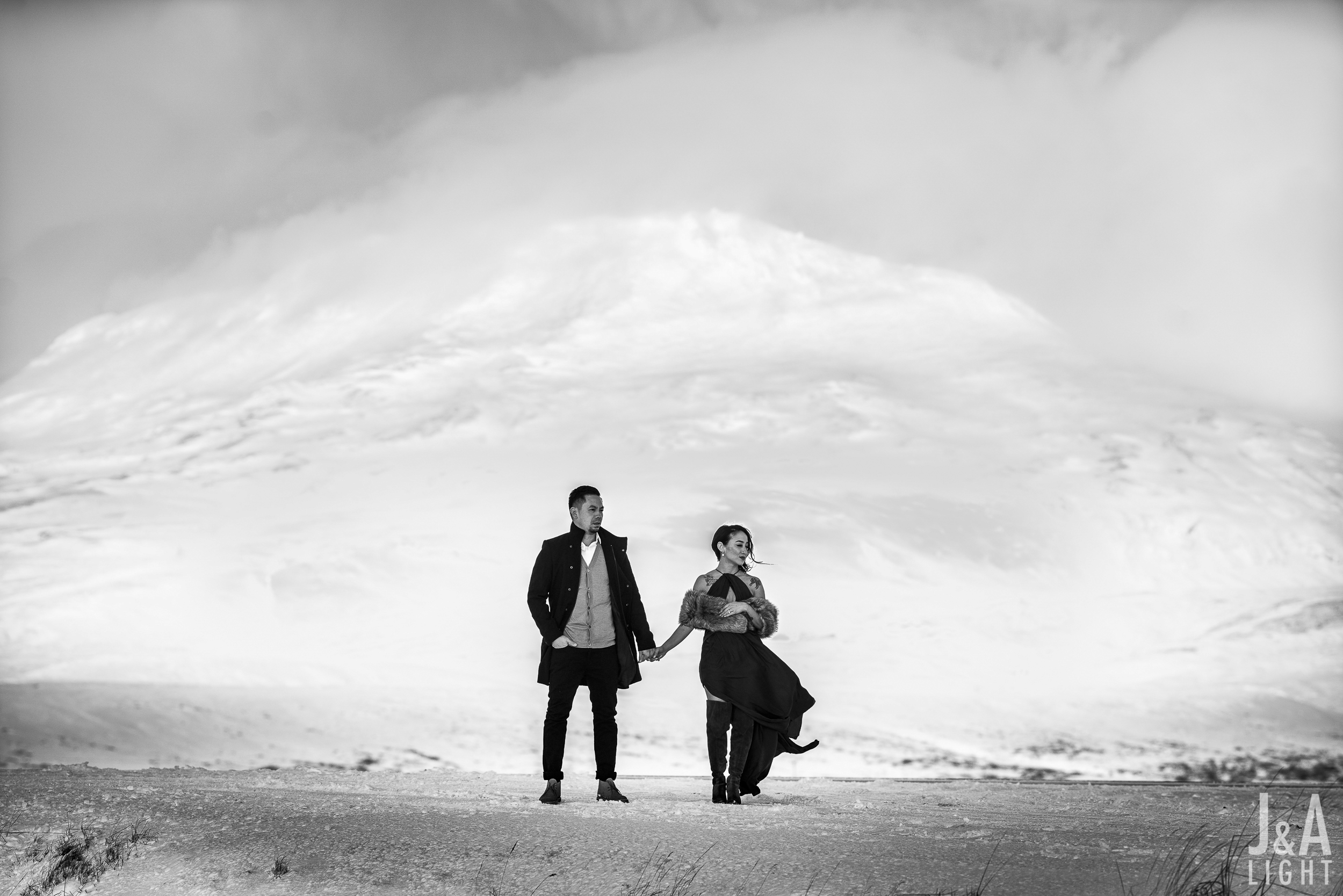 20180114-IcelandEngagementPortraits_EuropeDestinationWedding-014.jpg