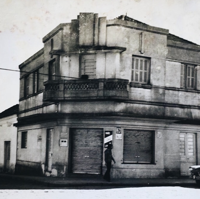 Poglia & Irmao Corner Storefront
