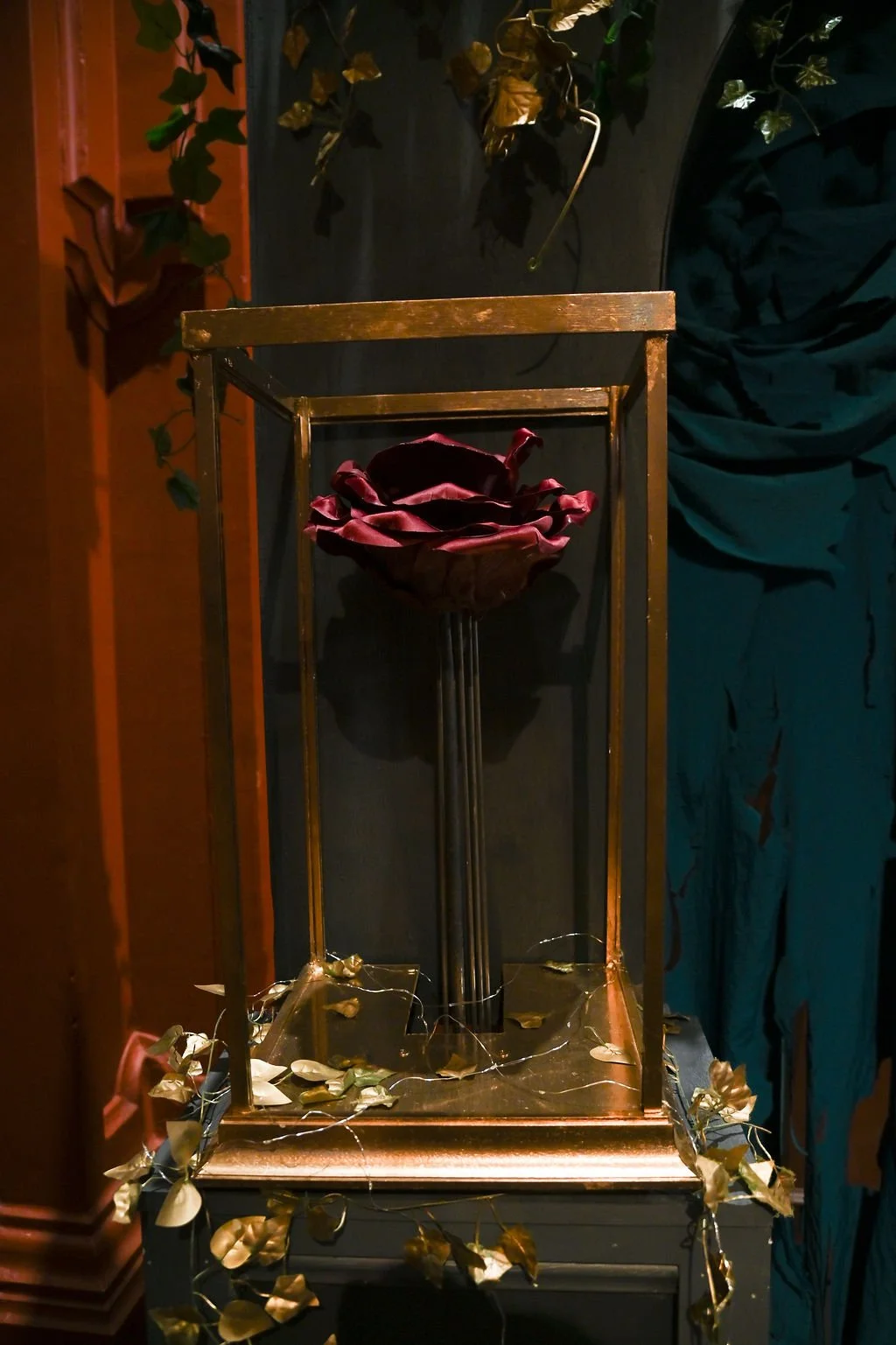beautyandthebeast2026-setcatalogue-2.jpg