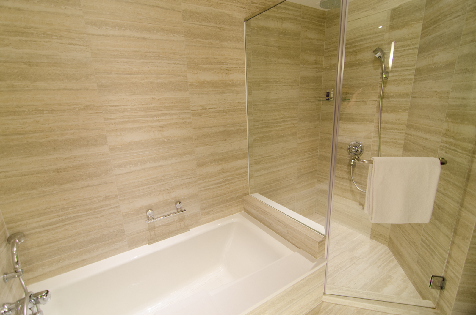 Pan Pacific Orchard - Executive Room (Bathroom)&nbsp;