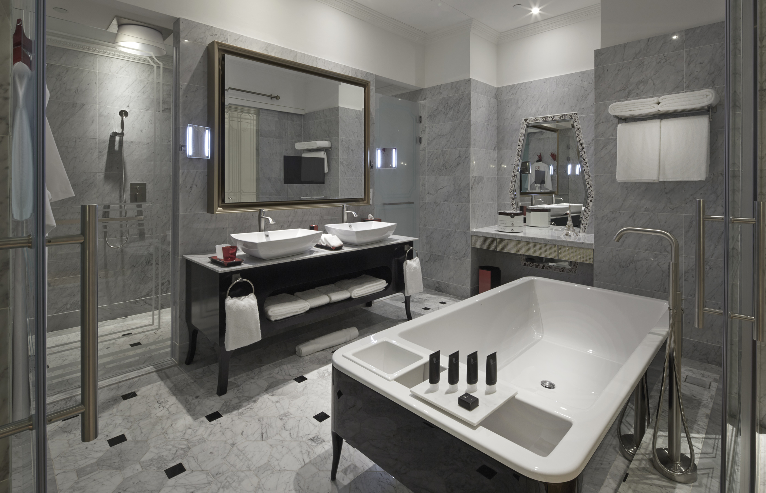 So Lofty Suite's Bathroom with signature 'Bed' bathtub