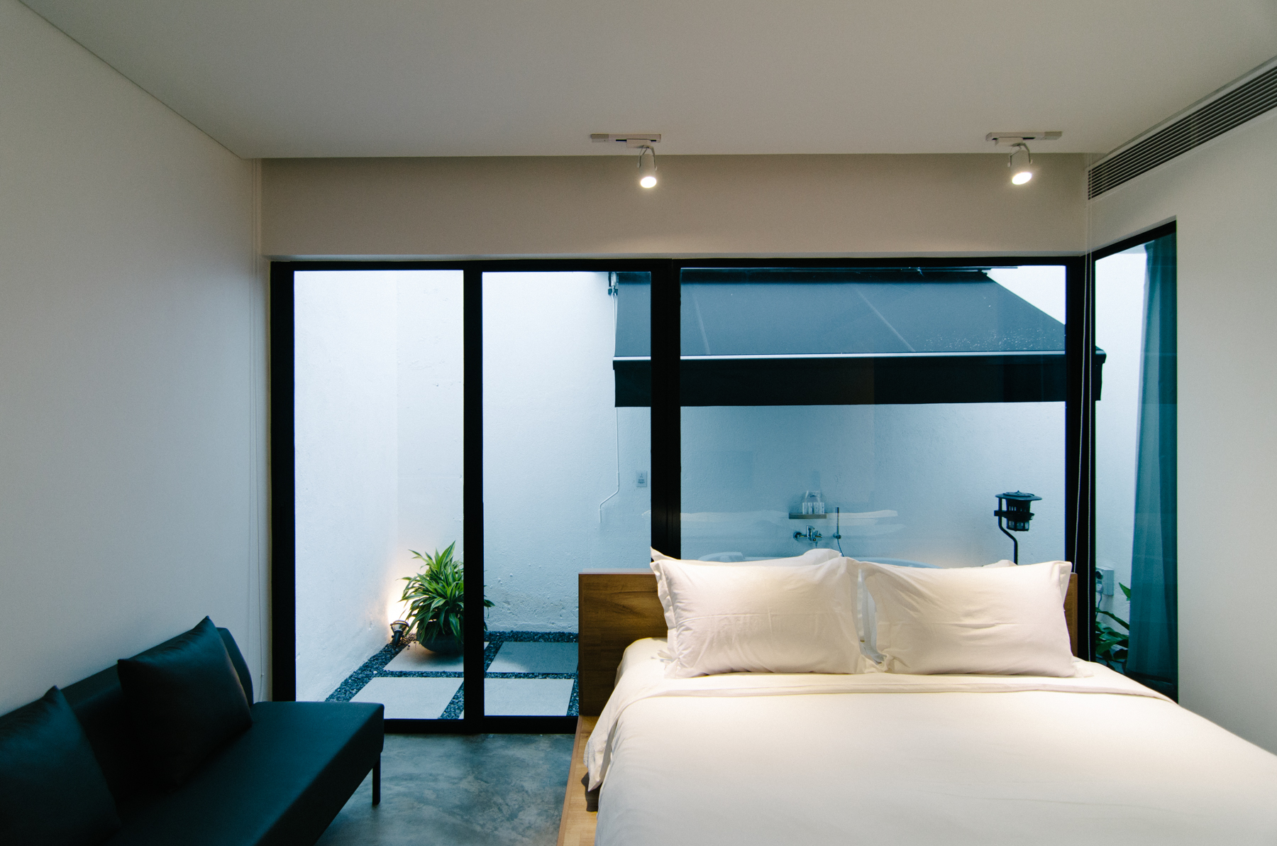 Hotel Review: Lloyd's Inn Singapore