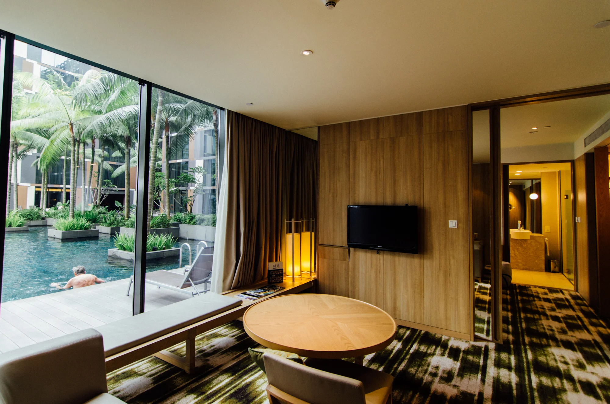 Hotel Review: Crowne Plaza Changi Airport (Pool Suite)