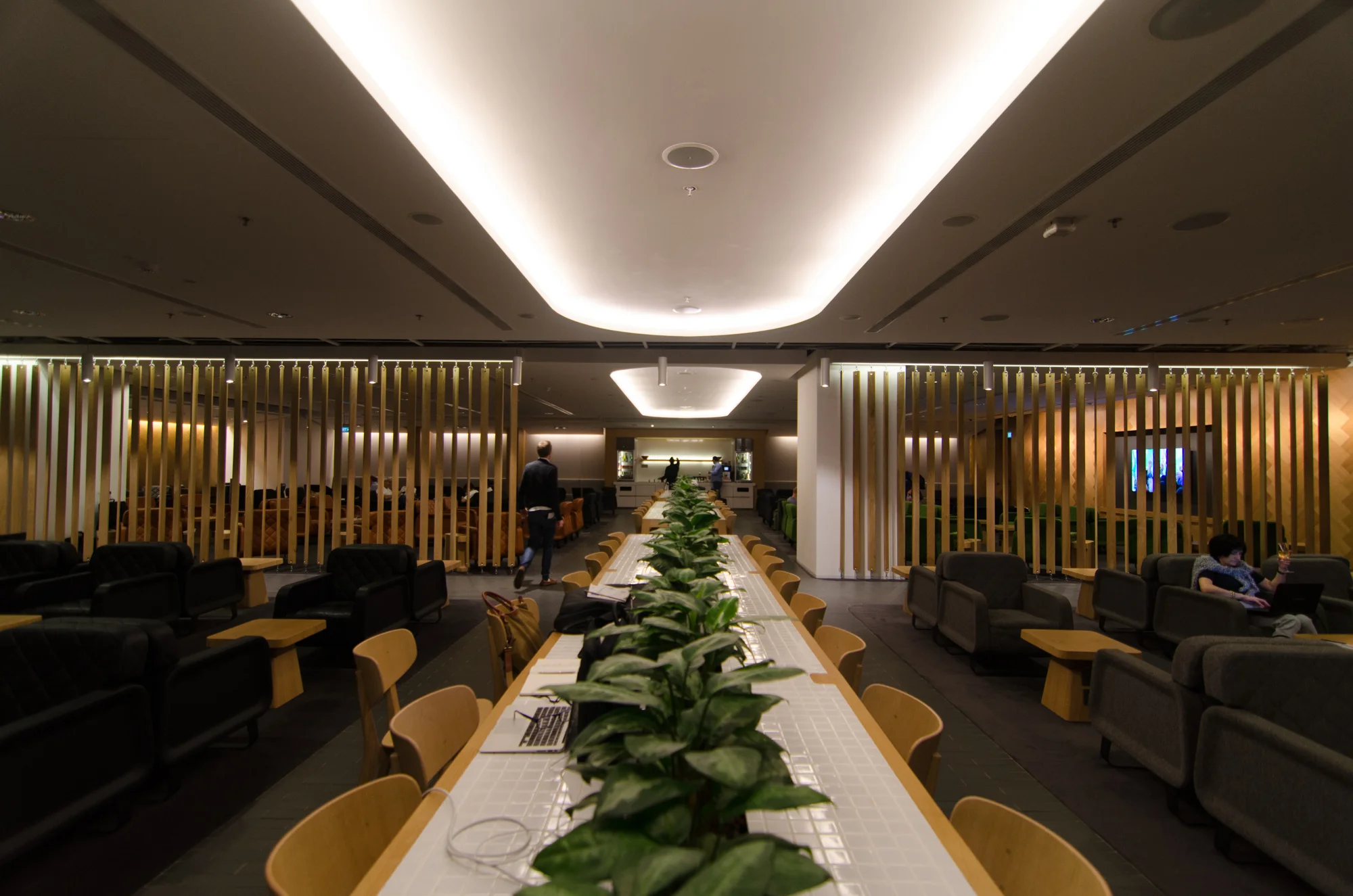 Lounge Review - The Qantas Singapore Lounge