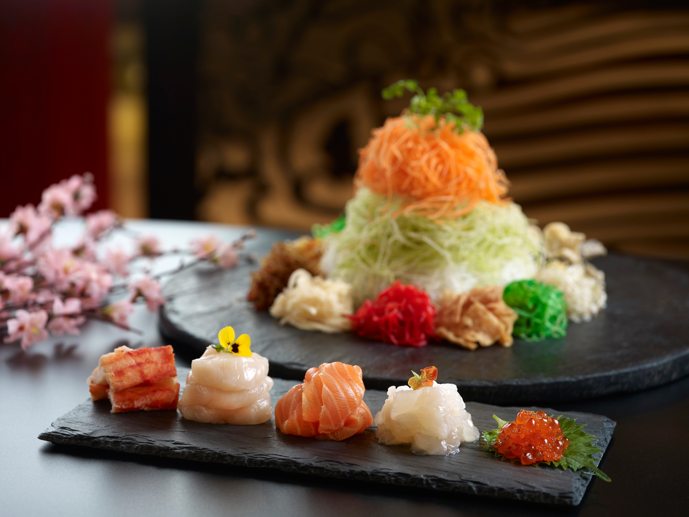 Flourishing Prosperity Yusheng (六路大顺齐捞起) - S$138++ for 4 |&nbsp;S$228++ for 10 