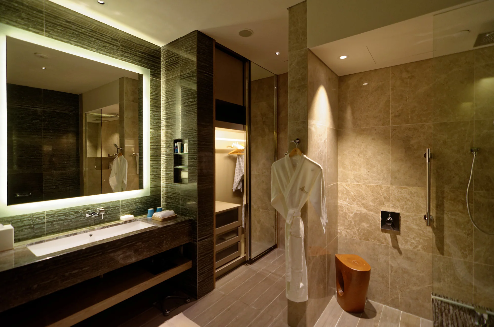 Hotel Review: One Farrer Hotel & Spa (Skyline Studio)