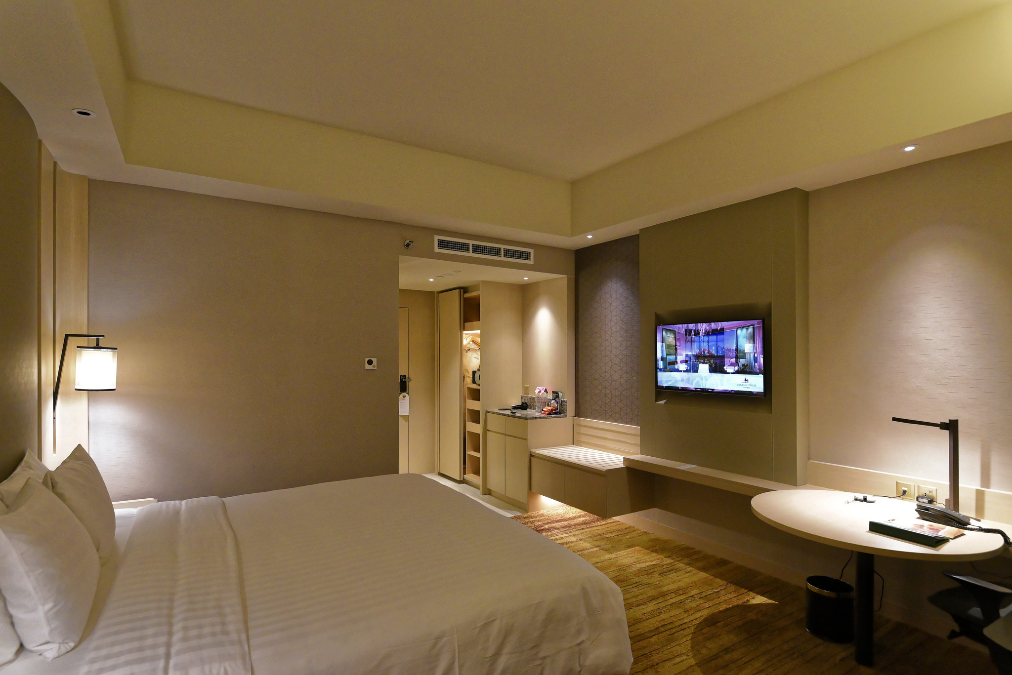 Hotel Review: PARKROYAL on Beach Road (Premier Room)
